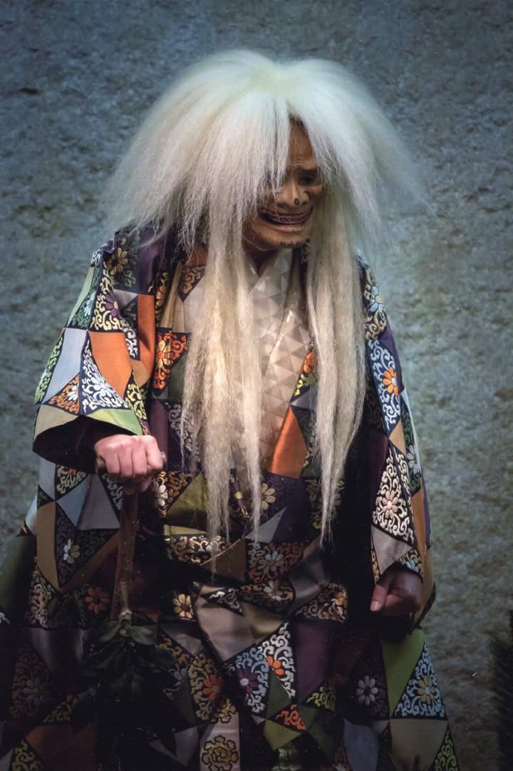 „Śnieżna kobieta” yuki-onna – bolesne piękno i pozaludzka obojętność Yuki-onna (雪女) bez uproszczeń: kanji, źródła i „Kwaidan” Hearna, a potem biel, zimno i kobieta jako „Inna” – od folkloru po popkulturę i ekologiczną wrażliwość.