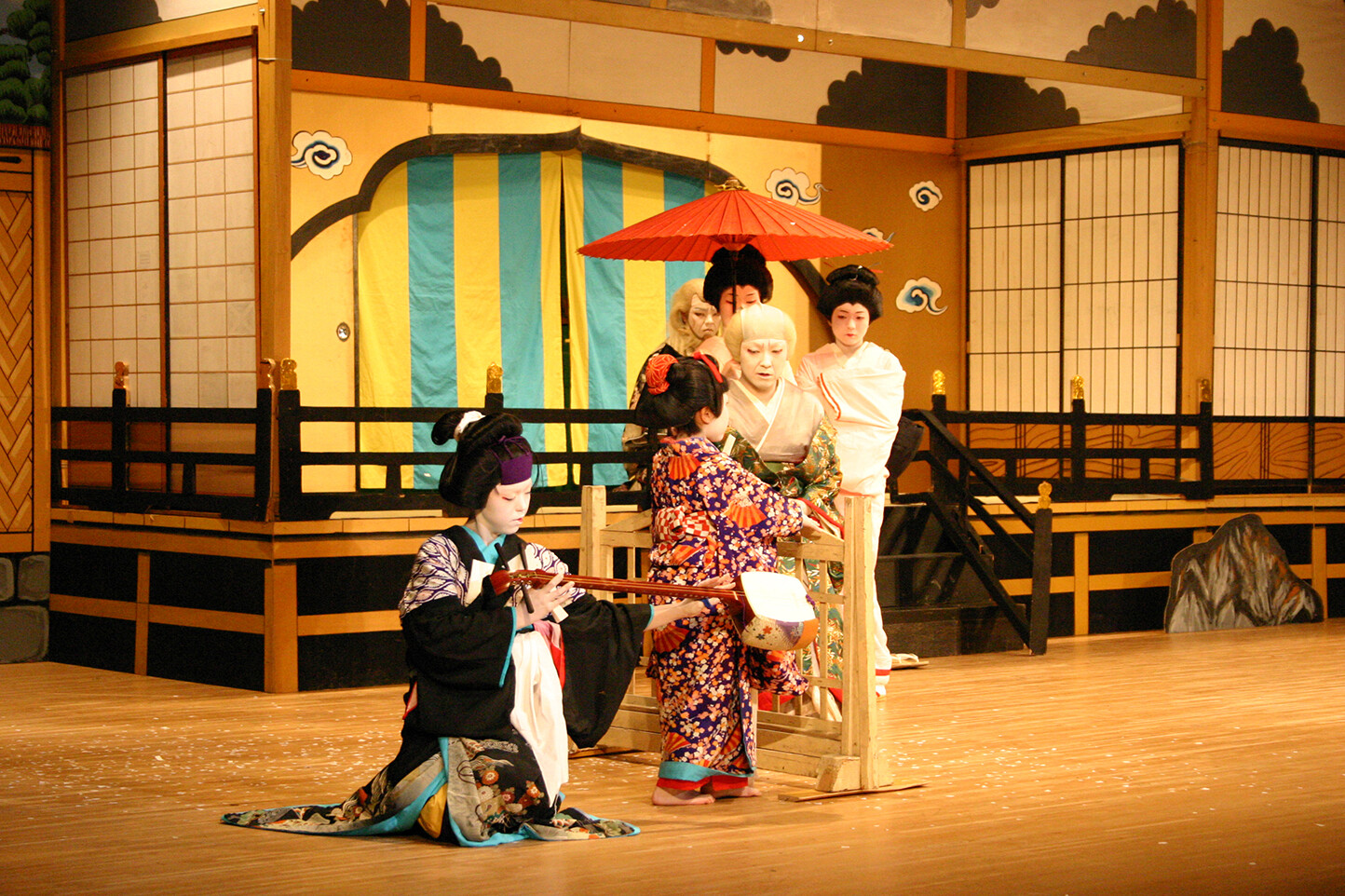 Opowieść młodej Takao z Yoshiwary – bezduszna historia pod powierzchnią pięknej legendy Takao II, słynna tayū z Yoshiwary. Demistyfikacja legendy o miłości i tragedii. Rzeczywistość niewolnej pracy, długu i przemocy w Edo.