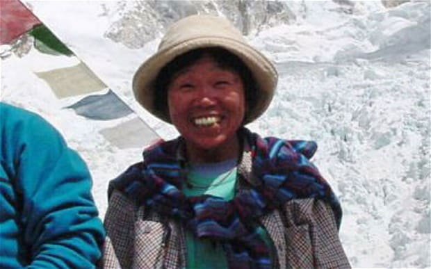 Tamae Watanabe w trakcie ekspedycji na Mount Everest. Tamae Watanabe - kobieta, która zdobyła Mount Everest w wieku 73 lat - poznajmy jej inspirujące osiągnięcia i filozofię życia.