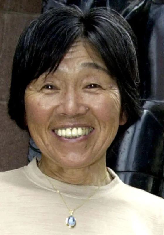 Tamae Watanabe - japońska alpinistka Tamae Watanabe - kobieta, która zdobyła Mount Everest w wieku 73 lat - poznajmy jej inspirujące osiągnięcia i filozofię życia.