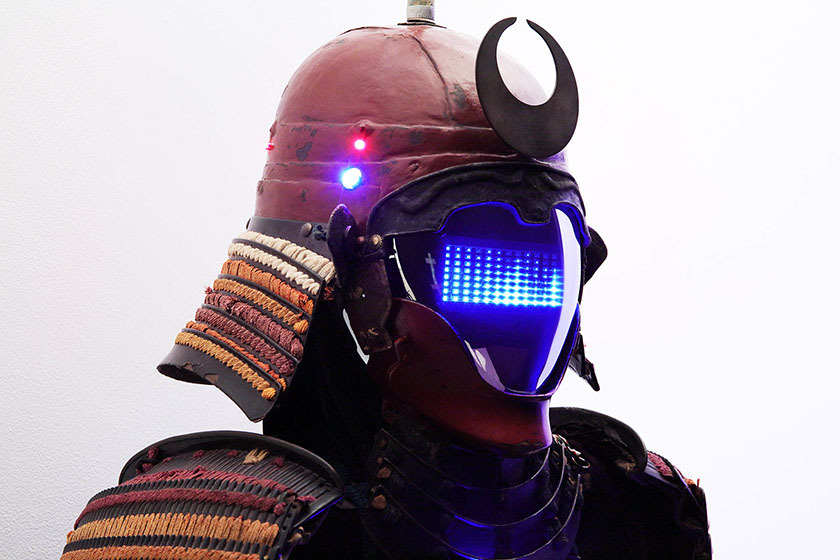 Robot with Vermilion Helmet - Kabuto w wykonaniu Tenmypouya Hisashi Analiza i interpretacja twórczości malarza-artysty Tenyouya Hishashiego. Współczesna sztuka japońska z aelementami samurajskiego stylu basara.