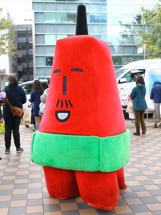 Fur That Earns Billions – Yuru-kyara, or How Every Japanese Town Has Its Own Adorably Awkward Mascot Yuru-kyara – Japanese mascots that promote cities, dance on TV, and generate billions of yen. Discover their history, the wildest characters, and their impact on Japan’s economy.