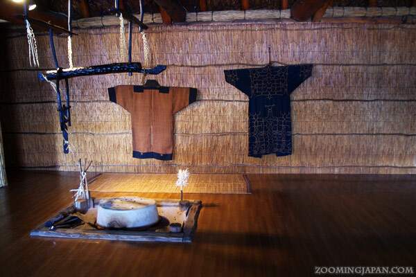 Wewnątrz Upopoy, Muzeum Ainu Artykuł o ajnuskiej wiosce Shiraoi na Hokkaido - jak żyli Ainu 500 lat temu - spacer przez ajnuską wioskę.