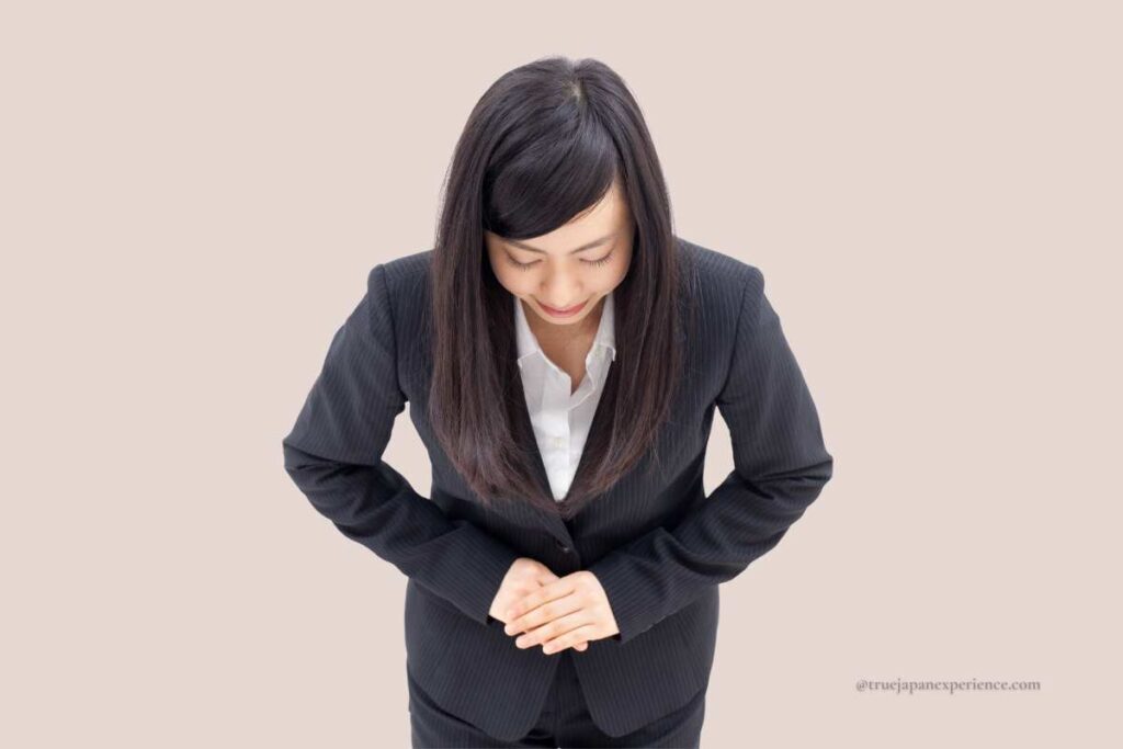 Not the right smile, not the right pause. The grammar of silence in Japan’s high-context culture In a high-context culture, gestures, pauses, and glances carry more meaning than words. How can we learn to understand subtle signals in Japanese culture?