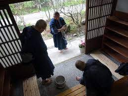 The Tradition of Kōans in Japan – A Zen Practice That Doesn’t Give Answers, But Takes Them Away Kōans in the Tradition of Japanese Zen Based on the Writings in the Shasekishū. What Are Kōans, and What Can They Give Us — and Take Away?