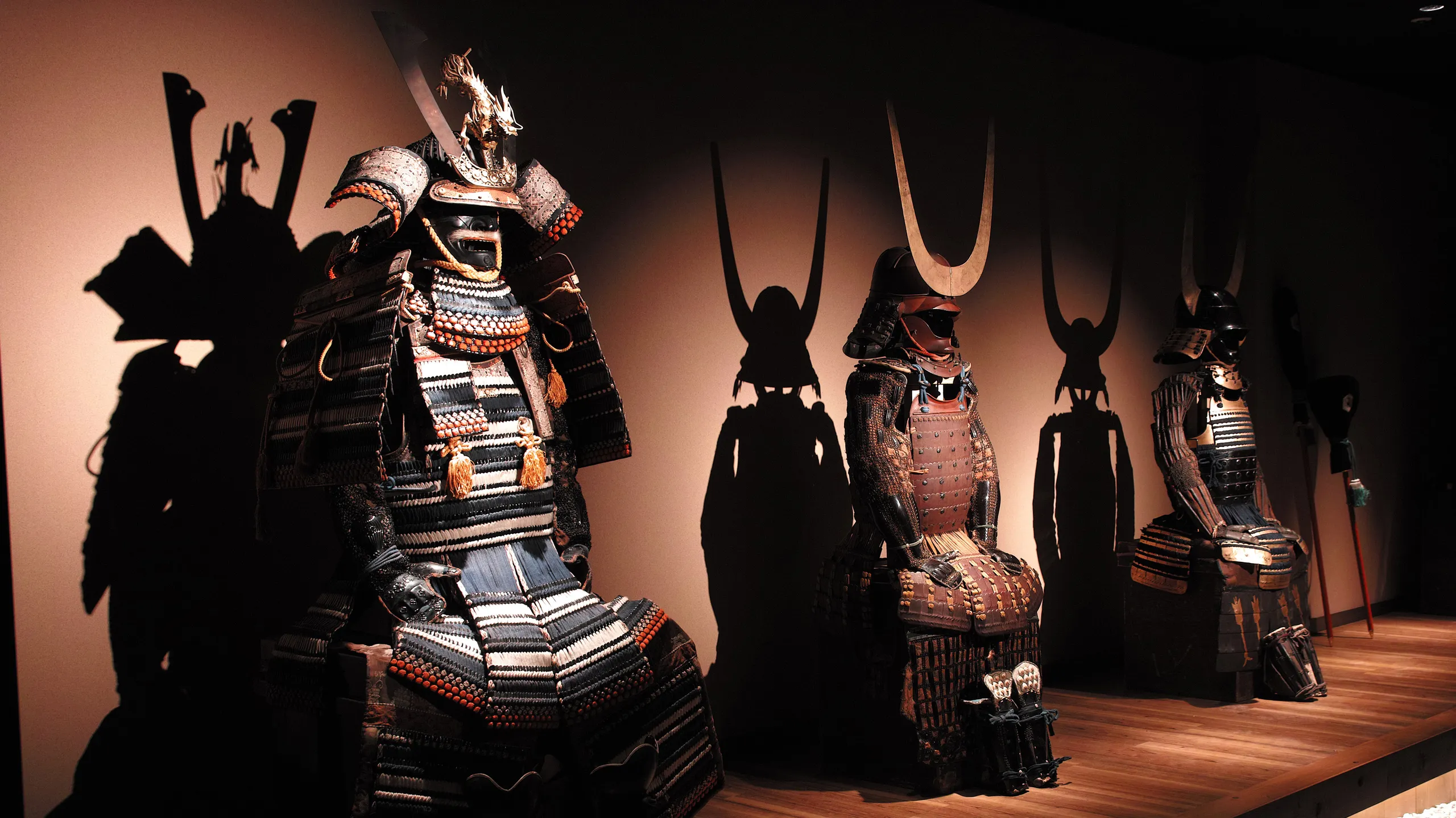 A Heart of Iron. The Samurai Dō Breastplates An Essay on Samurai Breastplates "Dō" – Their Construction, Types, and History from Antiquity to Late Edo