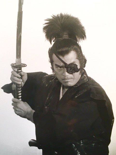 Yagyu - shinobi wierzby Poznaj 10 szkół ninja (poprawniej: shinobi) okresów od Heian, przez Sengoku, aż po "bezpiekę" Tokugawów w Edo. Shinobi to nie tylko Iga i Koga...