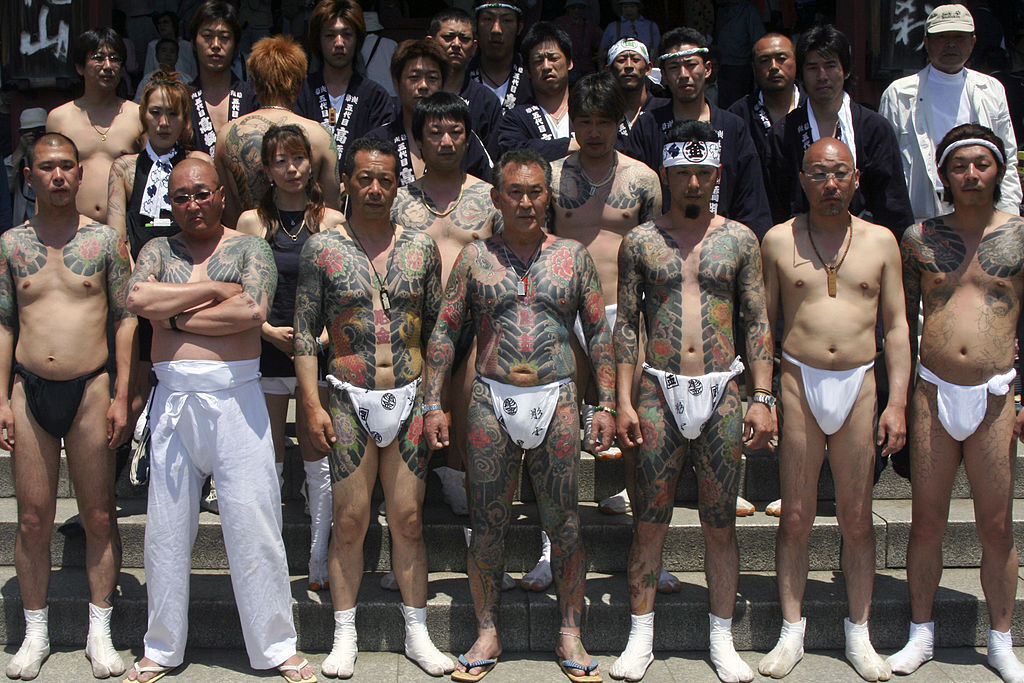 Grupa yakuza eksponuje irezumi na festiwalu. Irezumi - tatuaże yakuzy. Czym są, jaka jest ich historia i co je łączy z japońską sztuką ukiyo-e?