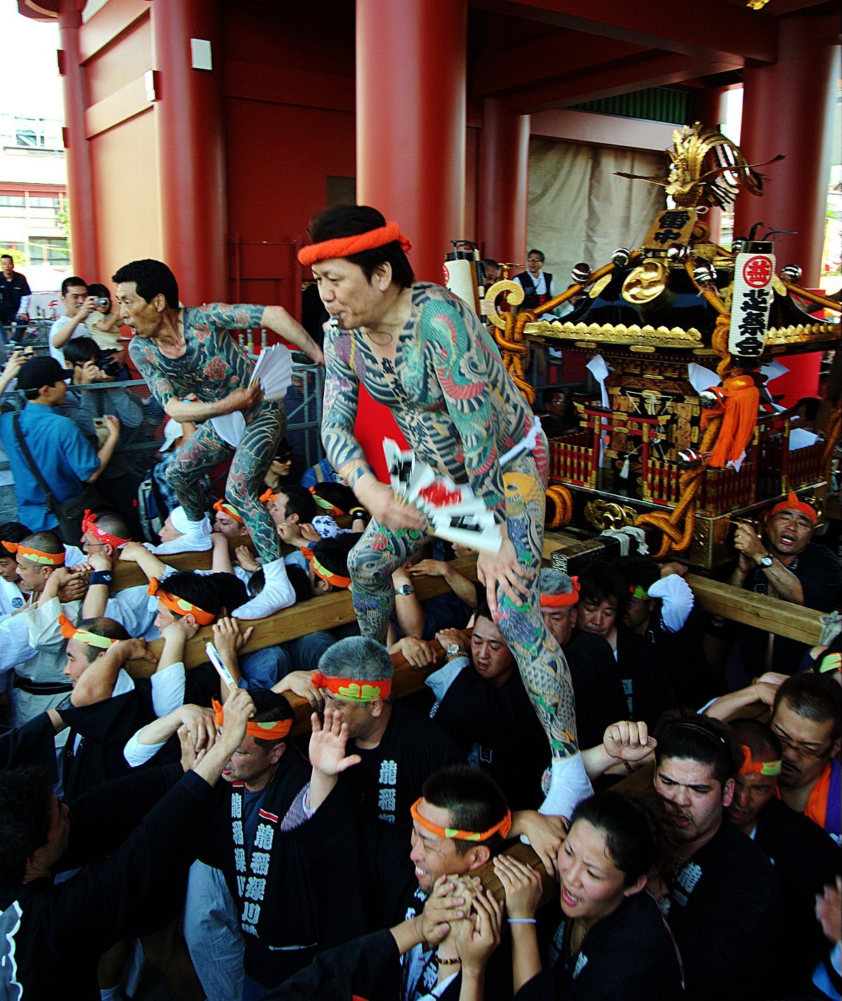 Yakuza na matsuri, Japonia. Irezumi - tatuaże yakuzy. Czym są, jaka jest ich historia i co je łączy z japońską sztuką ukiyo-e?