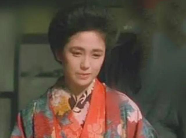 Yoshiko Matsuda - ekranizacja, japoński film Artykuł o losie kobiet w japońskiej organizacji przestępczej Yakuza. Legendarne Onna-Oyabun, dzikie uliczne gangsterki czy cierpiące w ciszy skrzywdzone kobiety?