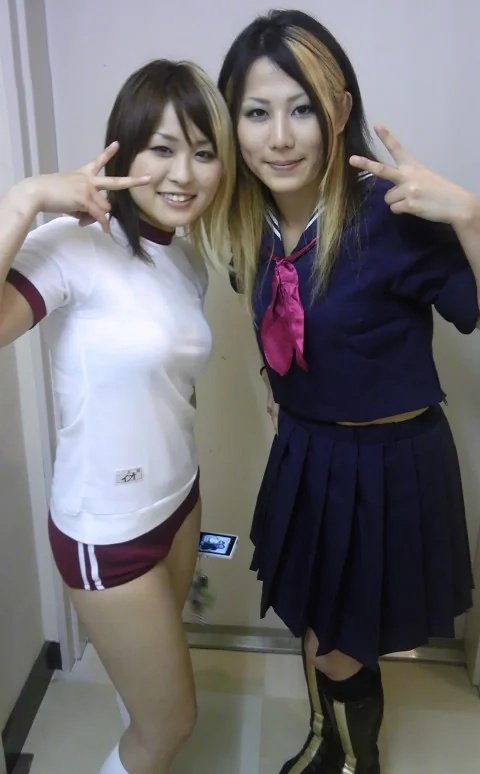 Iyo i Mio Shirai, japońskie wrestlerki. Artykuł o japońskiej zapaśniczce (wrestling) Masami Odate zwanej Iyo Shirai lub IYO SKY i jej kariera w WWE.