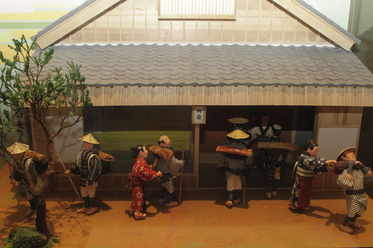 Makieta zajazdu na Kumano Kodo - Japonia okresu Edo Esej o Kumano Kodo - japońskim Camino de Santiago - historia Japonii zaklęta w szlaku pielgrzymek przez góry Kii