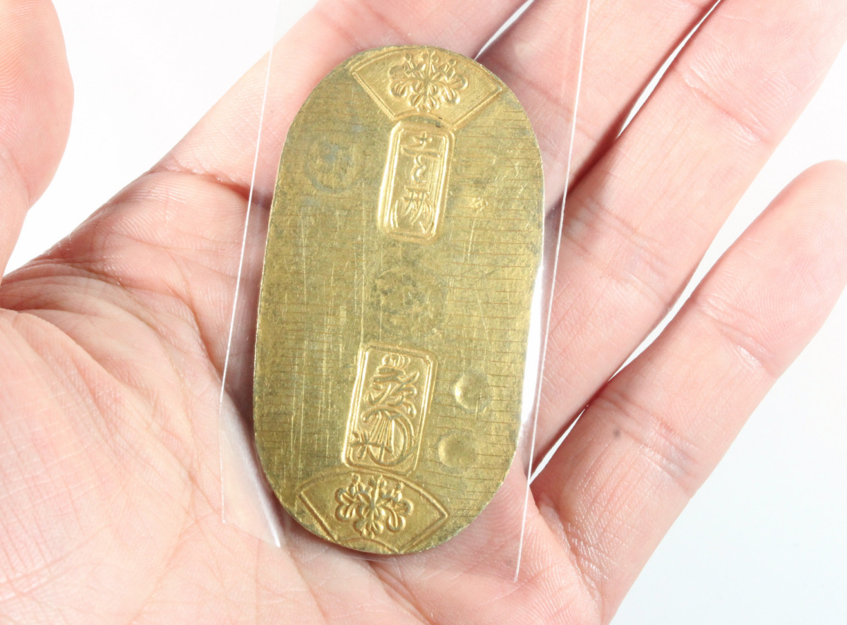 Państwo bez banków – system monetarny shogunów i kredyt mierzony honorem i wstydem w Japonii Edo Państwo bez banków i giełdy, w którym kredyt opierał się na zaufaniu, a pieniądz był częścią porządku świata – Japonia Edo za czasów shogunów.