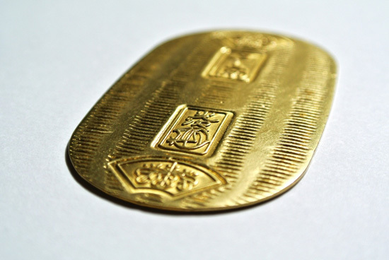 Państwo bez banków – system monetarny shogunów i kredyt mierzony honorem i wstydem w Japonii Edo Państwo bez banków i giełdy, w którym kredyt opierał się na zaufaniu, a pieniądz był częścią porządku świata – Japonia Edo za czasów shogunów.