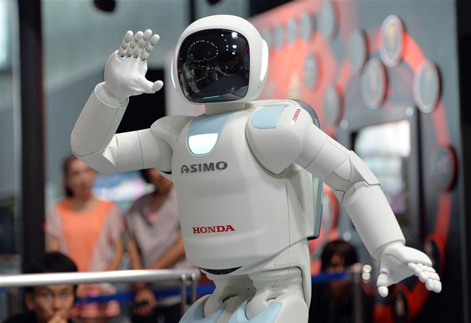 Japoński robot Asimo, Honda. Artykuł o współczesnej kondycji Japonii. Jak Japonia z kraju nowoczesnego i futurystycznego, potęgi gospodarczej stała się krajem podyupadłym, w stagnacji, inercji i z ponurymi perpektywami społeczno-demograficznym?