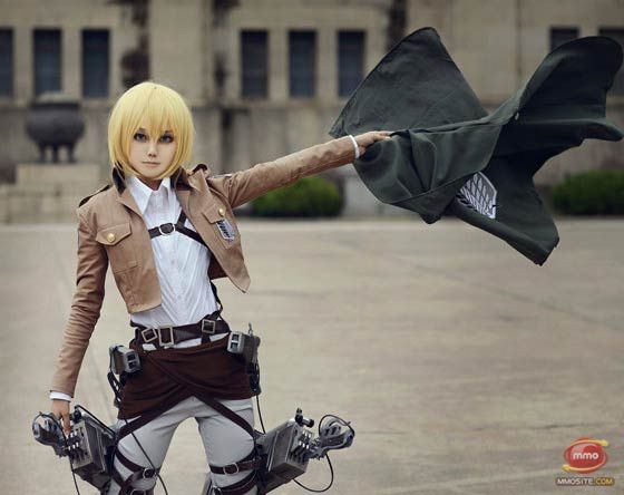Cosplayer Attack on Titan (anime z Japonii) Artykuł próbujący odpowiedzieć na pytanie - co takiego jest w japońskim anime Attack on Titan, że jest ono tak wyjątkowe. Ikigai Manga Dive - strona o kulturze i historii Japonii oraz o mandze, anime i japońskich grach video. Artykuł o Attack on Titan.