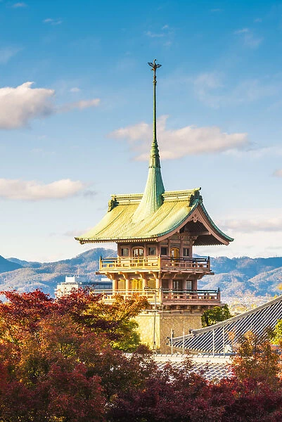 Świątynia Daiunin w Kyoto - statua Goemona Ishikawy. Artykuł o Goemonie Ishikawie, japońskim Robin Hoodzie żyjącym w XVI-wiecznej Japonii. Życie, smierć oraz spuścizna w kinomatografii, japońskiej mandze i anime japońskiego Robin Hooda Goemona Ishikawy.