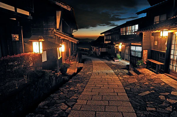 Ikedaya incident: Shinsengumi samurai vs Ronins in Kyoto, Japan. Article about a famouse samurai fight incident at the Ikedaya inn in Japan's history of late Edo period (the Bakumatsu) and the role of Shinsengumi.