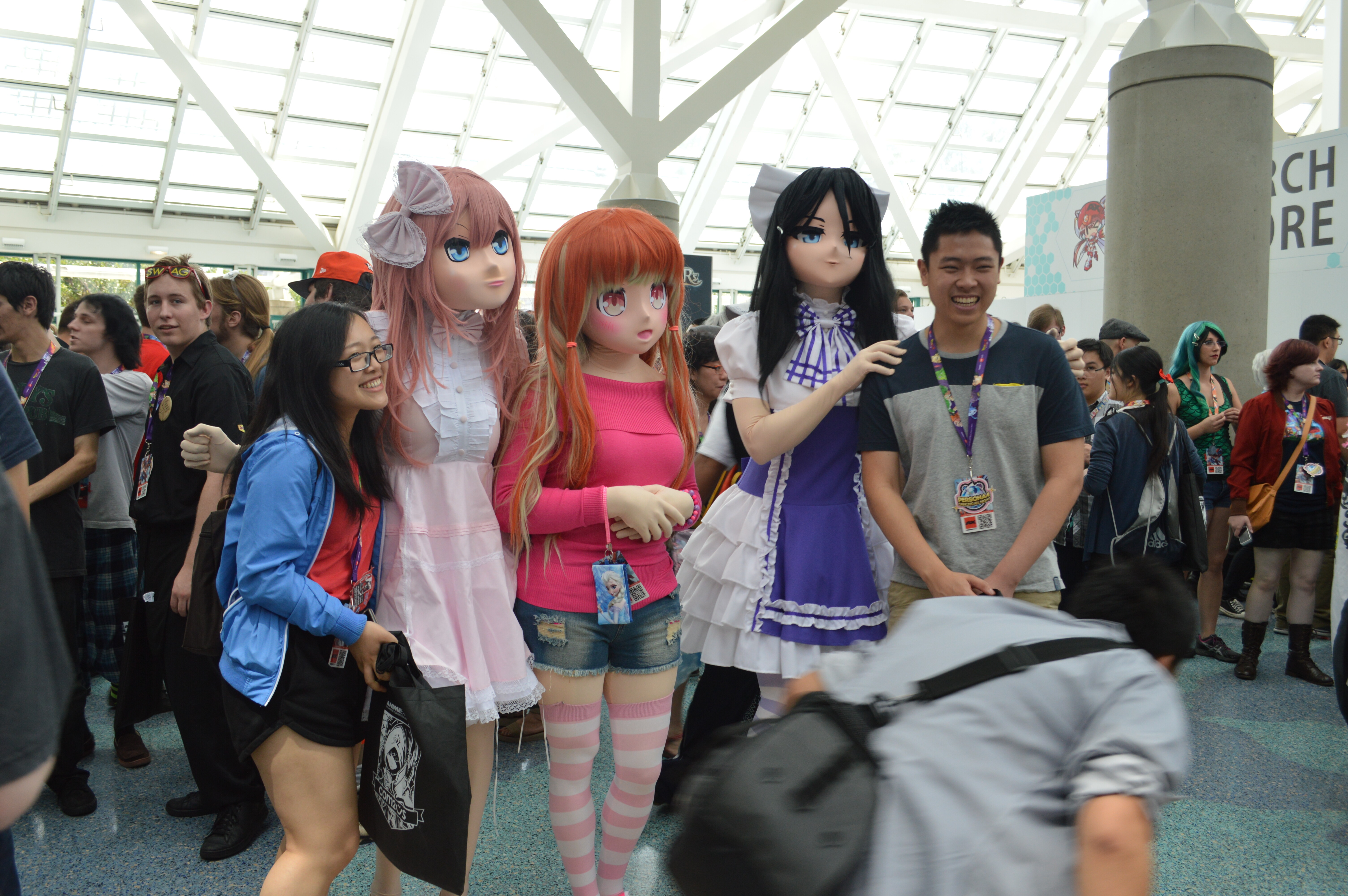 Anime Expo w Los Angeles - kolejne zdjęcie. Esej o róznicach między kreskówkami Zachodu a mangą i anime Japonii. Czym się różnią pod względem treści, formy, techniki, czy odbiorcy?