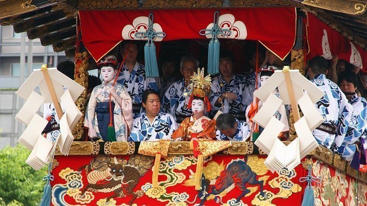 Gion Matsuri in Kyoto is one of the biggest Japanese festival. Article about Japanese festivals such as gion matsuri, tanabata etc. History, culture of Japan and contemporary Japan, anime and manga.