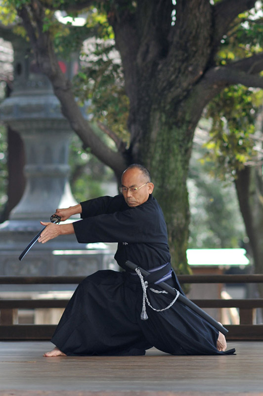 Iaido - art of using katana like a samurai. Essay about the Japanese sword katana - the history, structure, meaning, symbolism of katana in samurai Japan (history of samurais and Japan)