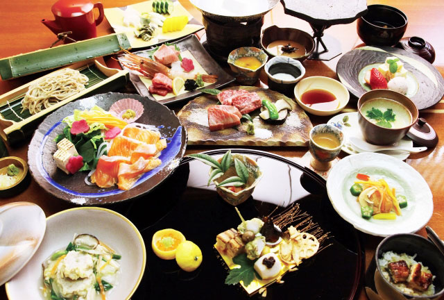 Kaiseki Ryori - multitudes of food varieties - Japan. Essay about kuchisabishii (in Japanese "lonely mouth") - how it is described in Japanese culture to eat out of boredom or loneliness and what is the psychology behind such eating?