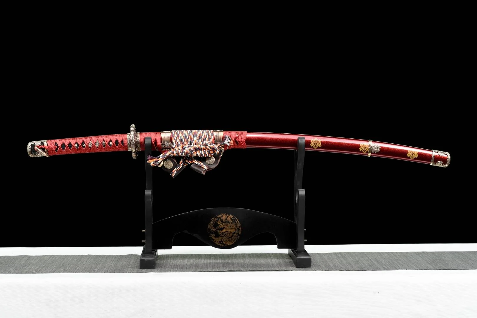 Katana - most basic tool od Japanesse samurai's life. Essay about the Japanese sword katana - the history, structure, meaning, symbolism of katana in samurai Japan (history of samurais and Japan)