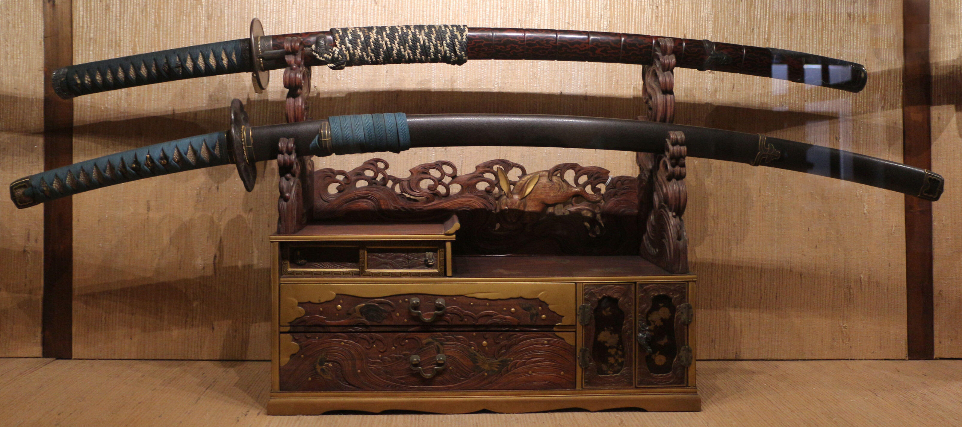 KAtanahake - place were you [put your katana in your home, Japan. Essay about the Japanese sword katana - the history, structure, meaning, symbolism of katana in samurai Japan (history of samurais and Japan)