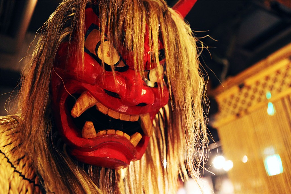 Yokai - maska, Japonia, matsuri. Artykuł o Yokai w japońskim folklorze, ich rodzaje i występowanie, ioch rola w kulturze, mandze i anime Japonii. Bestiariusz 0 główne yokai, ich opis i występowanie w anime.