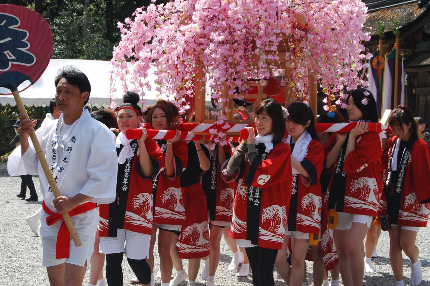 Showa day is one of the holidays in the Golden Week. Article about the May holidays in Asia and especially Japan: the Golden Week (history, matsuri, customs and related terms regarding Golden Week holidays in contemporary Japan)