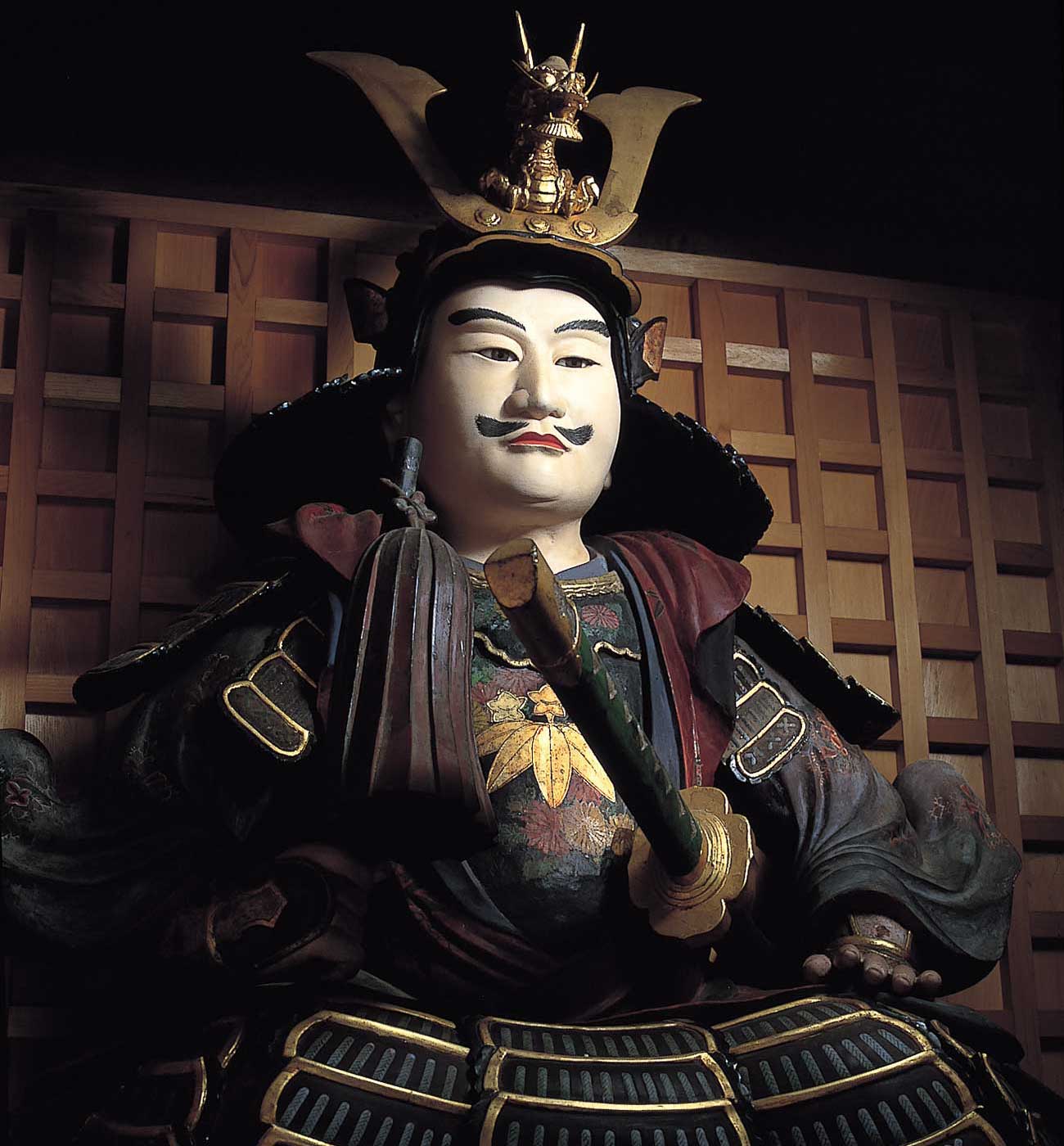 Yoshitsune Minamoto zwany7 Ushiwakamaru - bohater legend z XII-wiecznej Japonii okresu Kamakura. Artykuł o historii spotkania na moście Gojo w Kyoto (Japonia) mnicha-wojownika Benkei oraz samuraja Ushiwakamaru (Yoshitsune Minamoto) i ich pojedynku. Kultura i historia Japonii.