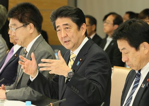 Japanese government tries to regulate what's going on in Japanese workplaces. Essays on modern Japan - Japanese work culture, toxic workplace in Japan, karoshi and 16 hours workday.