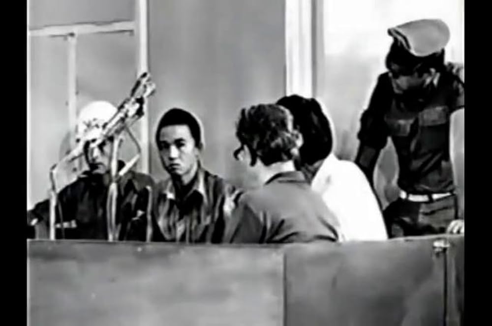 Film o japońskiej organizacji terrorystycznej Japanese Red Army. Artykuł o JRA (Japanese Red Army) - ekstremistycznej organizacji terrorystycznej walczącej w imię komunizmu.