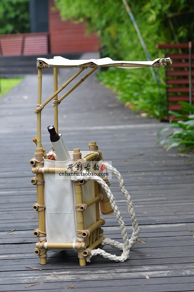 Wędrowni mnisi z japońskich gór Kōya — święty, szalony, oszust czy yōkai? Kim byli Kōya Hijiri – wędrowni mnisi z gór Kōya? Od świętych kaznodziejów po ludowe upiory Yadōkai, ich historia splata sacrum i grozę.