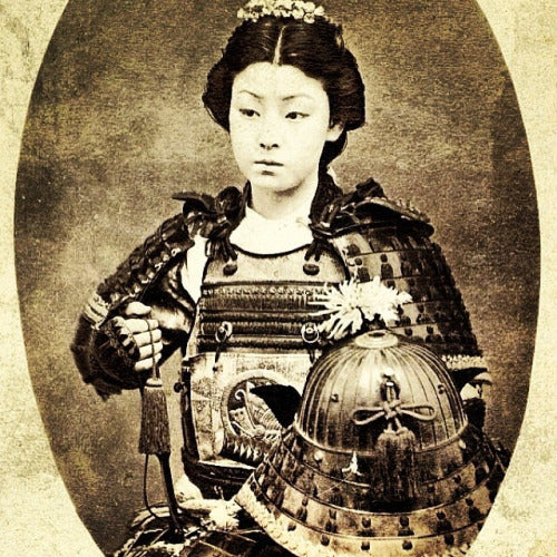 Onna-bugeisha - female samurais in Japan's history (one of them was Tomoe Gozen) Essay about Tomoe Gozen - woman samurai (onna-bugeisha) from ancient Japan (Heian Period, 12 century). Female samurais in Japanese history. Documented by Heiko Monogatari.