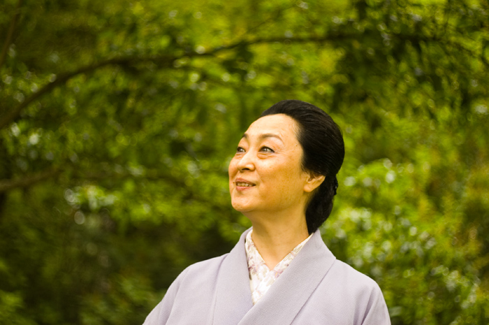 Mineko Iwasaki, at older age, after she resigned from being a geisha. Article about 20 century most famous geisha Mineko Iwasaki. Geishas as artisans and keepers of Japanese culture and tradition. Mineko Iwasaki standing against Arthur Golden regarding defamation case in Memoirs of Geisha.