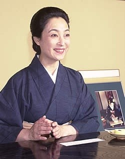 Interview with former geisha Mineko Iwasaki. Article about 20 century most famous geisha Mineko Iwasaki. Geishas as artisans and keepers of Japanese culture and tradition. Mineko Iwasaki standing against Arthur Golden regarding defamation case in Memoirs of Geisha.
