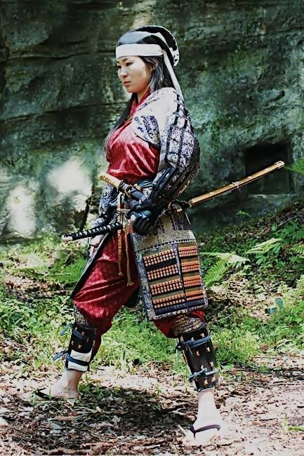Tomoe Gozen - Japanese onna-bugeisha female samurai in cosplay. Essay about Tomoe Gozen - woman samurai (onna-bugeisha) from ancient Japan (Heian Period, 12 century). Female samurais in Japanese history. Documented by Heiko Monogatari.
