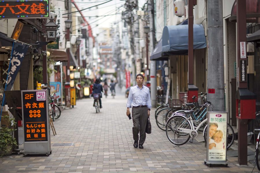 Increasing numbers of parasite singles in modern Japan. Article, essay on modern Japan and Japanese society: Who are Parasite singles? (site about Japan's culture and history, manga and anime)