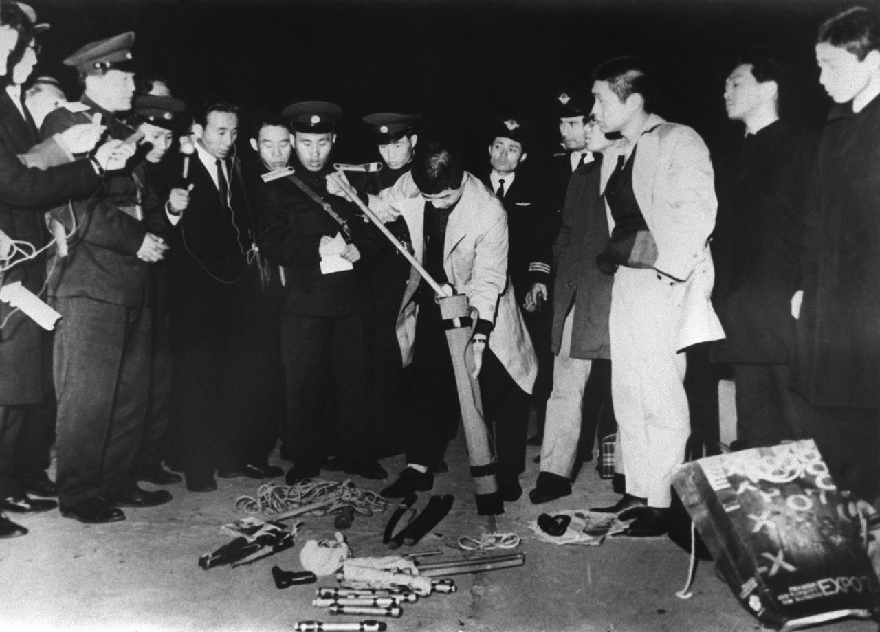 Japanese Red Army - siało terror w Japonii i na świecie w latach 70. Artykuł o JRA (Japanese Red Army) - ekstremistycznej organizacji terrorystycznej walczącej w imię komunizmu.