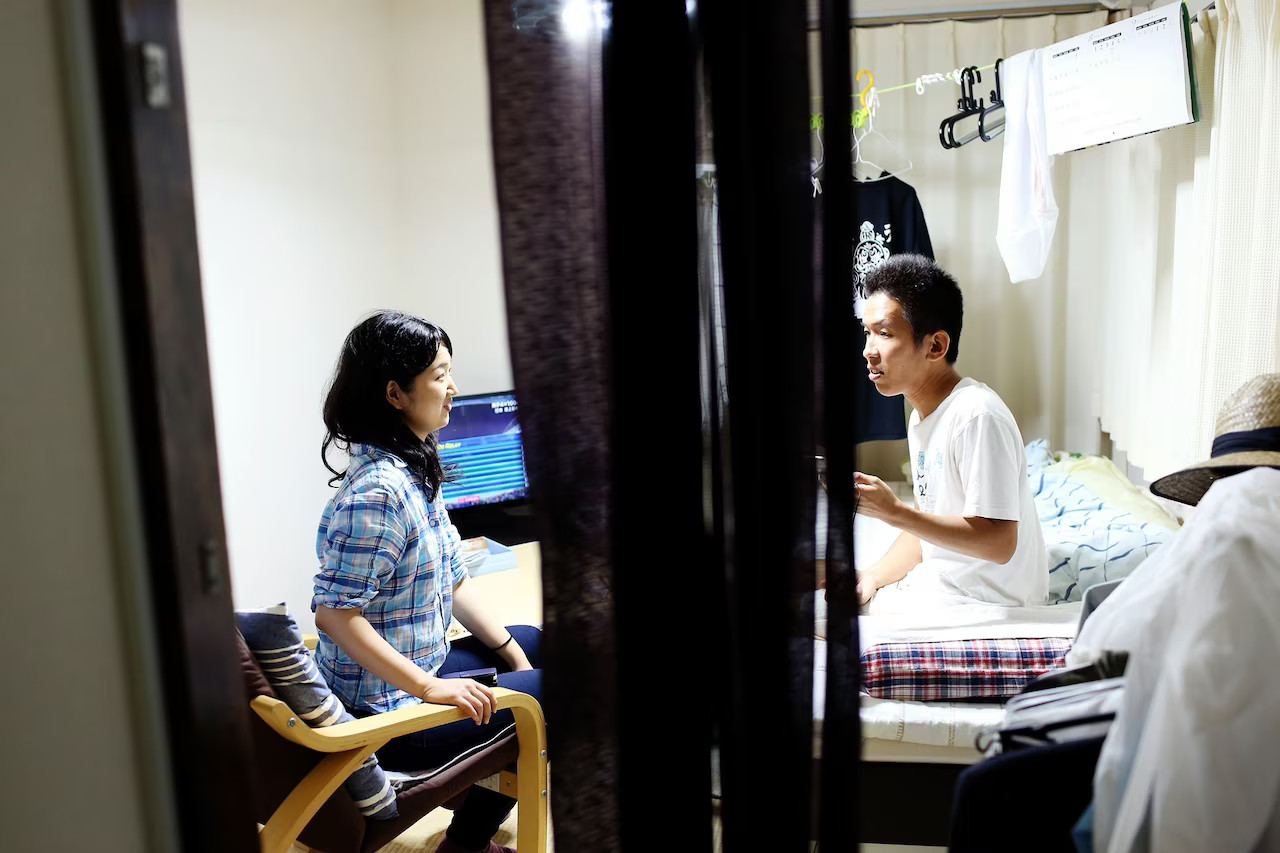 ukiyo-japan.pl - Rent-A-Sister - how Japan copes with Hikikomori phenomenon Essay about Rental Sisters in Japan (how to fight hikikomori in modern Japan)
