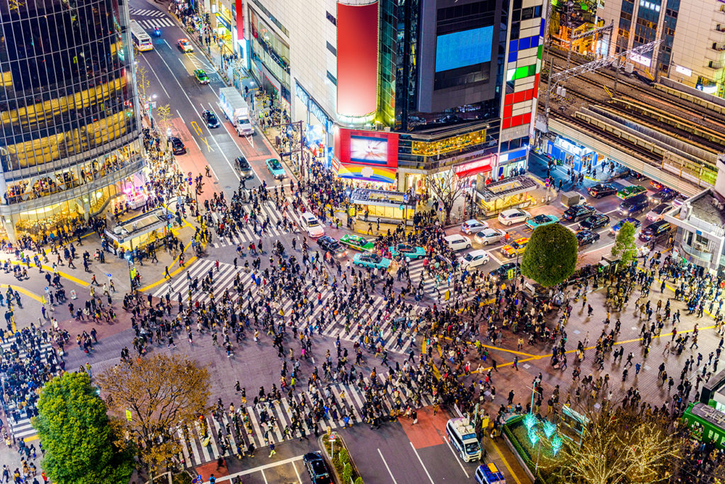 Shibuya crossing, Tokyo, Japan. Essay on modern Japanese society - fashion style of Gyaru, fashion from Harajuku, Tokyo, Japan. Site on Japan, anime, manga.