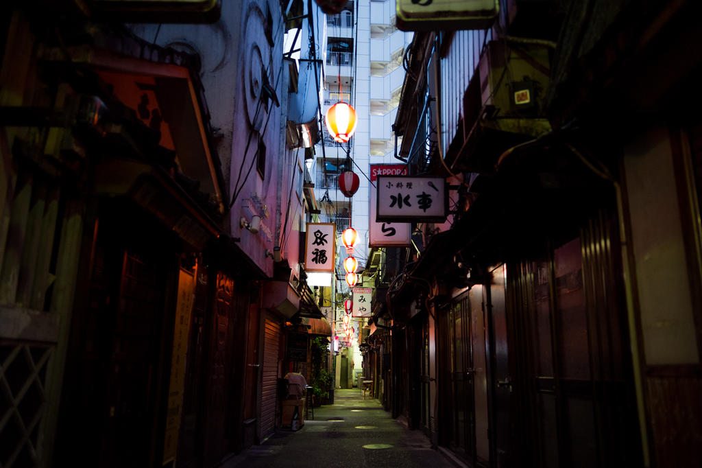 Jopuhatsu - Japanese social problem of people suddenly disappearing, evaporating. Article-essay about a jouhatsu phenomenon in contemporary Japan. People evaporating, disappearing from Japanese society. Next social problem plaguing Japan after hikikomori, suicide and low birth rate.