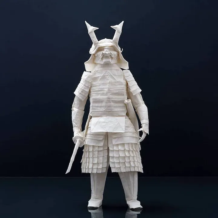 Mistrzostwo origami - samuraj Esej o origami - miejsce origami w kulturze i historii Japonii, historia origami i jego wpływ na filozofię i sztukę. Przykłady origami z japońskich anime i mangi.