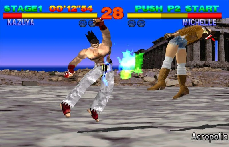 Kazuya Mishima fighting Michelle Chang in Tekken 1, Playstation 1 Motywy z mangi i anime oraz kultury Japonii w serii gier video Tekken (motywy mangowe w postaciach takich, jak Kazuya, Gon, Lili, Asuka, Yoshimitsu, Kunimitsu itp).