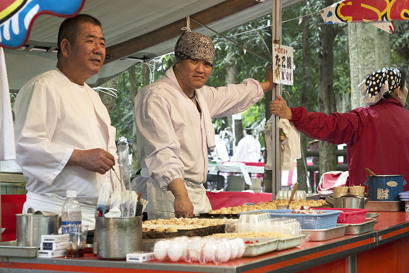 Yakuza powstało z działalności Tekiyo (strażników targów) oraz Bakuto (graczy hazardowych) Esej o japońskiej, 400-letniej mafii: Yakuza. Co oznacza nazwa, jaka jest historia i współczesna działalność yakuzy w Japonii i na świecie.