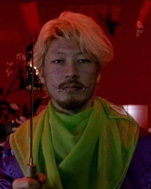 Kakihara to cut off his tongue - Ichi the Killer, Japanese movie about yakuza. Article about the movie "Koroshiya Ichi" ("Ichi the Killer" by Takashi Miike based on Japanese manga by Hideo Yamamoto "Ichi the Killer". Kakihara, Ichi, Jiiji, Jiro and Saburo and more.