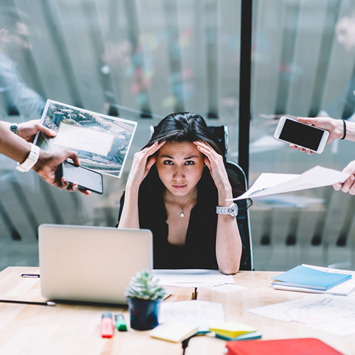 Japońska kultura pracy - przeciążenie, stres, karoshi. Artykuł, esej o współczesnej Japonii - japońska kultura pracy, toksyczne relacje w pracy, 16-godzinny dzień pracy i śmierć z przepracowania - karoshi.