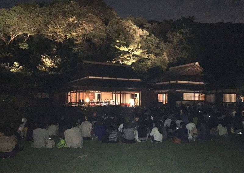 Festival Tsukimi Matsuri - connected with the Moon and the hare. Essay about the har (rabbit/bunny) symbol and troppe in Japanese culture and history, legends and mythology of Japan in opposition to Easter tradition of Europe. Hare in Japanese folklore, anime, manga, video games.