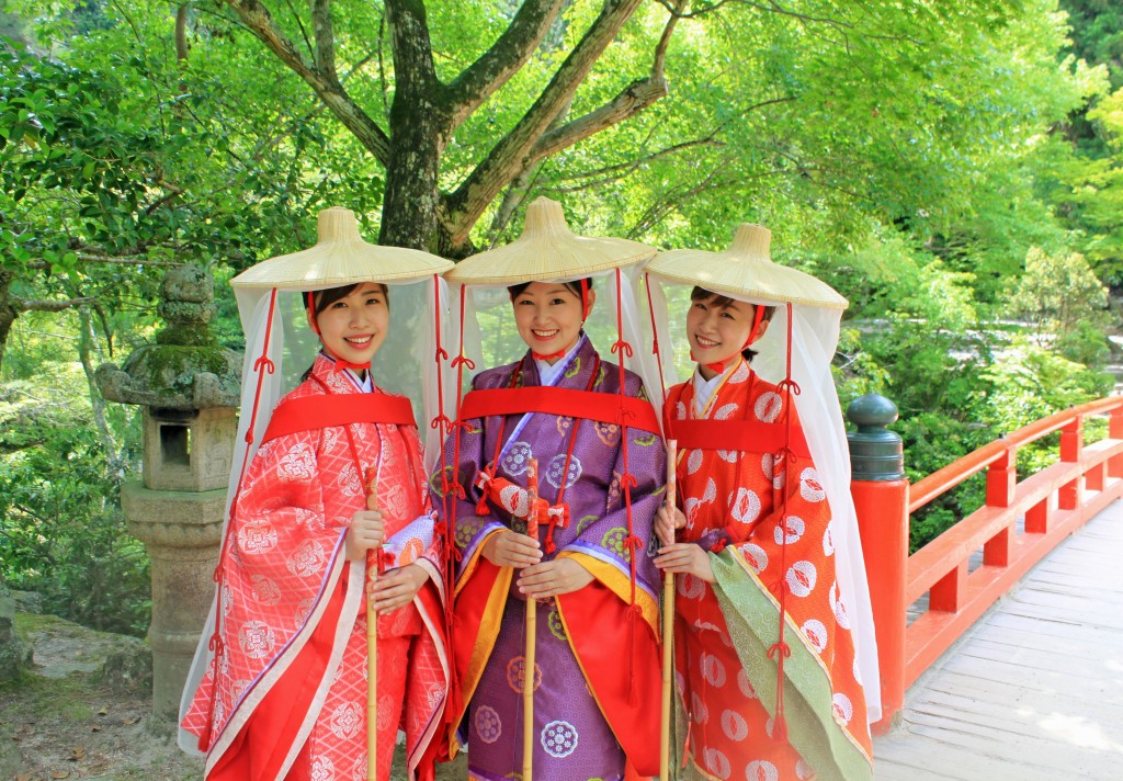 Heian jidai historical clothing of female court members. Japan. Essay about Murasaki Shikibu - female author of the first novel in the world, from ancient Japan in Heian jidai. Women in Japanese literature.
